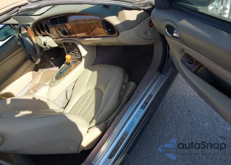 2001 Jaguar Xk8 из США, поврежденный, VIN SAJDA42C51NA17981